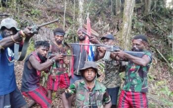Kisah Heroik di Tanah Papua: Serangan Mencekam yang Melibatkan Rombongan TNI, Bupati, dan Kapolres